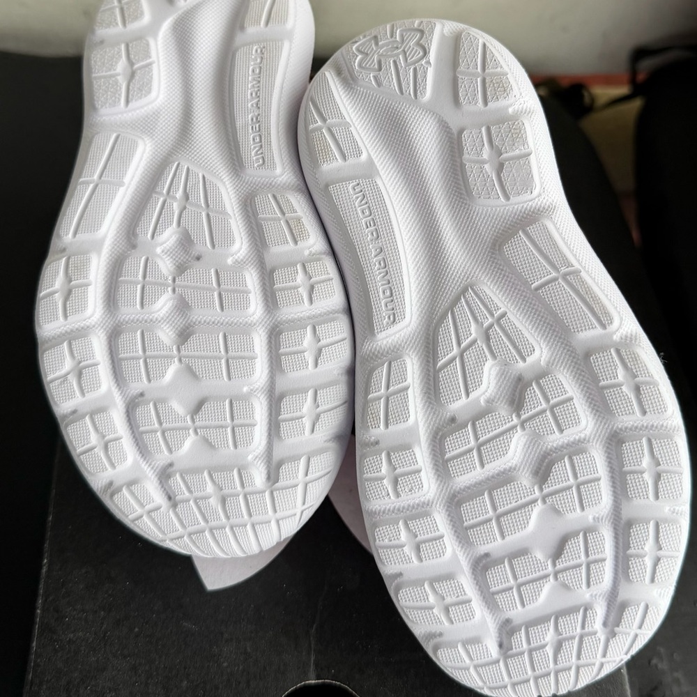 Under Armour Kids Pink UA GINF Surge 3 Slip - Picture 6 of 6